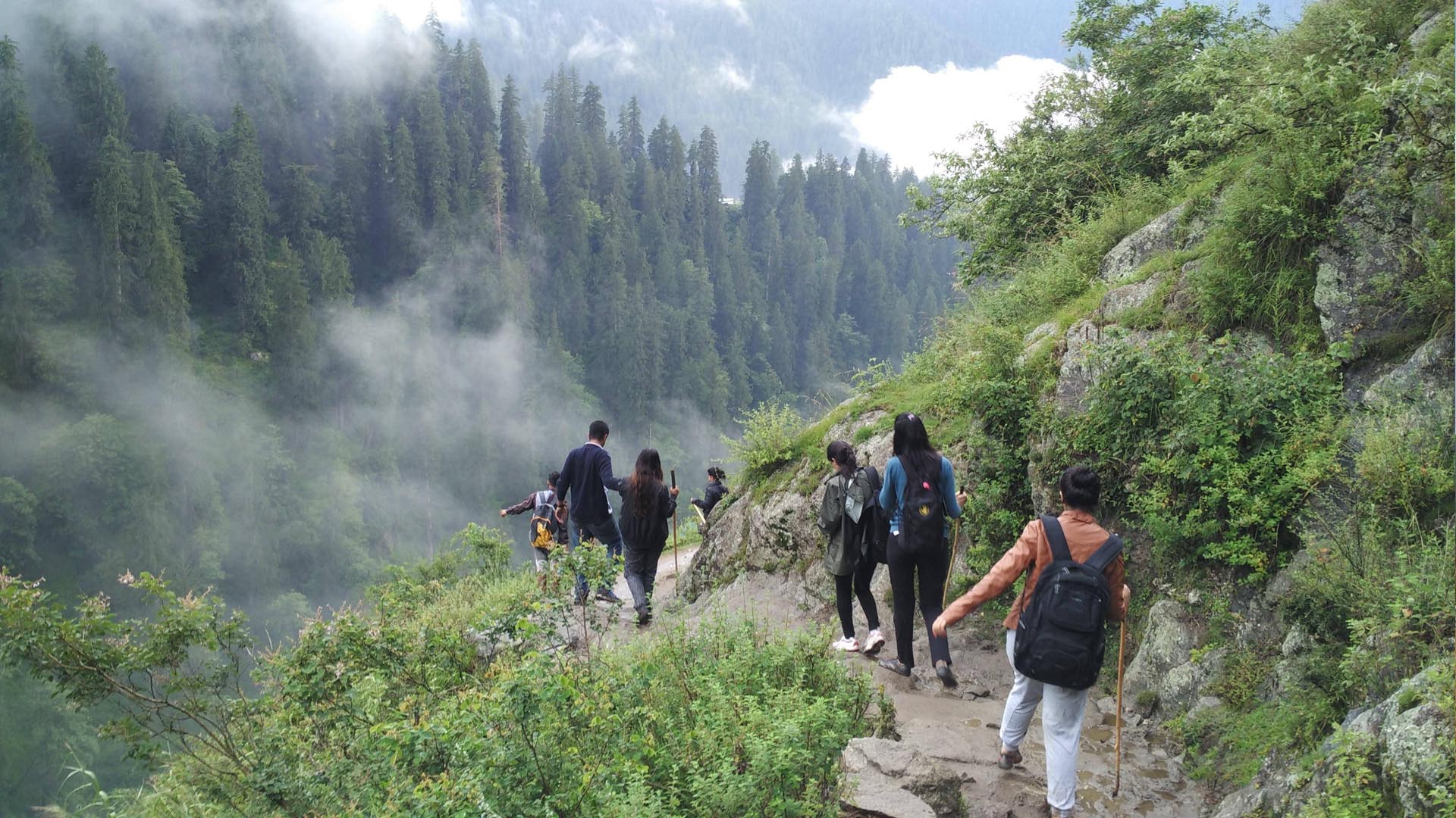 Kasol Kheerganga Trek package from Delhi 2